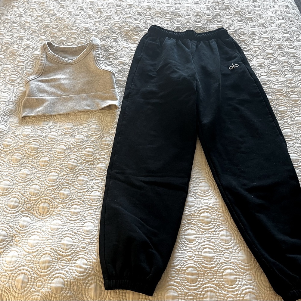 Alo yoga Accolade black jogger pants XXS + High Neck Bra Oatmeal Heather M
